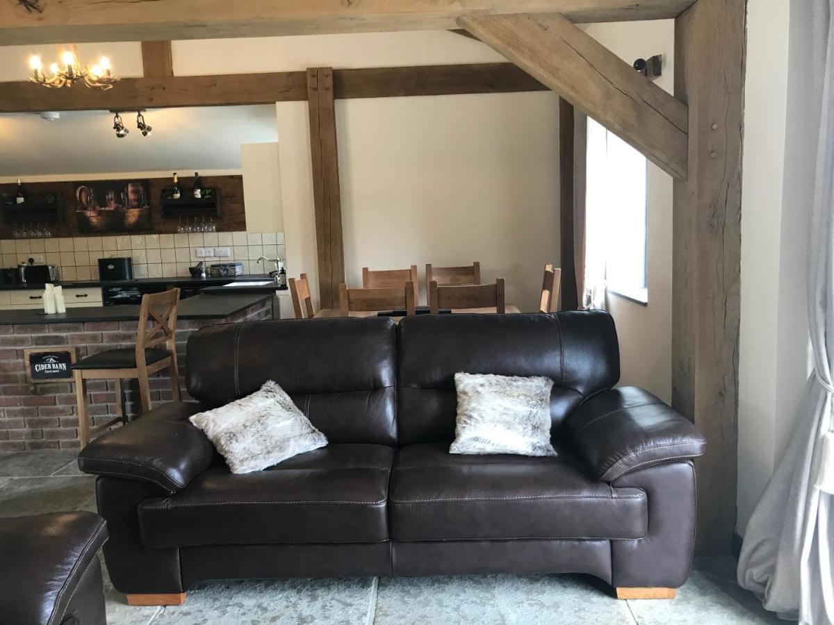 Trelaske Mill Cider Barn-With Hot Tub, Fire Pit Bbq Lewannick Exteriér fotografie
