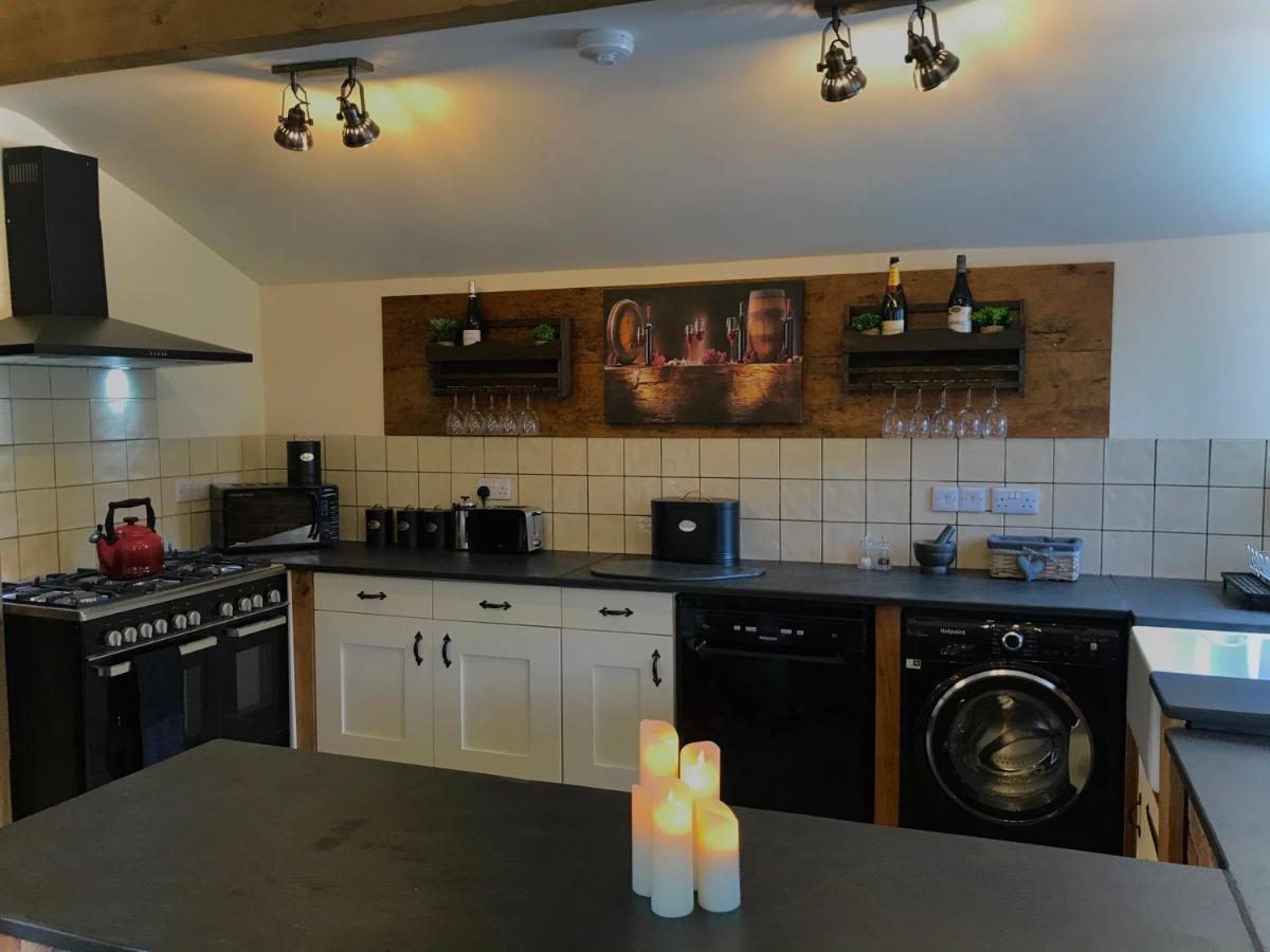 Trelaske Mill Cider Barn-With Hot Tub, Fire Pit Bbq Lewannick Exteriér fotografie