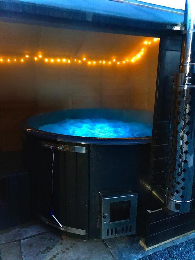 Trelaske Mill Cider Barn-With Hot Tub, Fire Pit Bbq Lewannick Exteriér fotografie