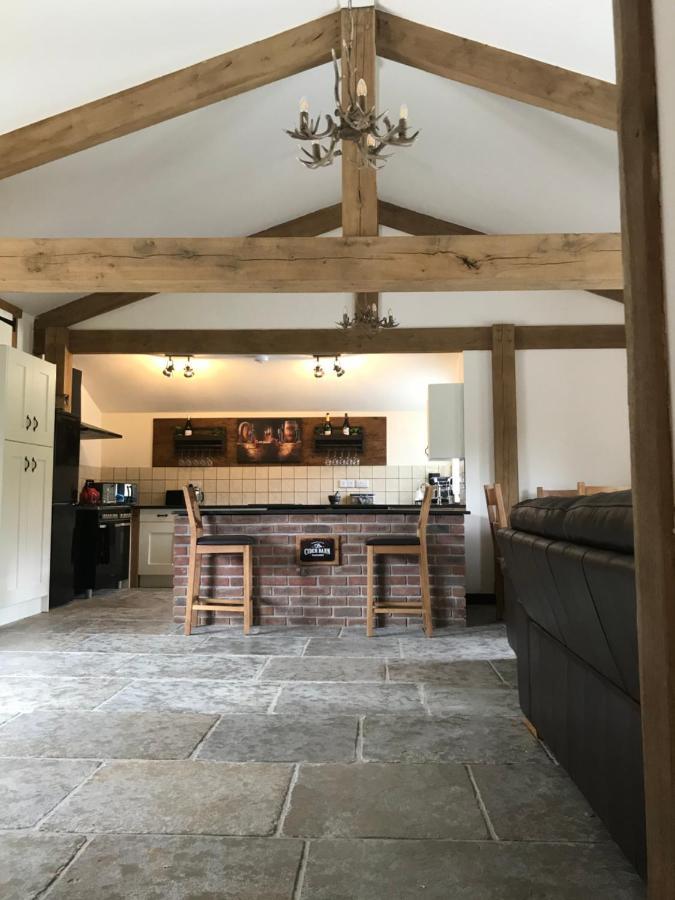 Trelaske Mill Cider Barn-With Hot Tub, Fire Pit Bbq Lewannick Exteriér fotografie